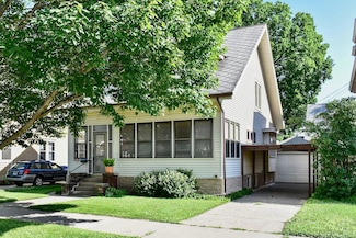 558 W King St, Winona, MN 55987