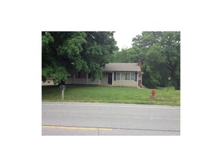 131 Walnut St, Weston, MO 64098