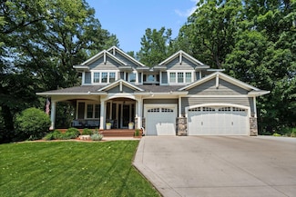 297 Glenbrook Rd N, Wayzata, MN 55391