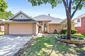 5424 Blue Water Lake Dr, Fort Worth, TX 76137
