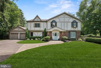 236 Carriage Hill Dr, Moorestown, NJ 08057