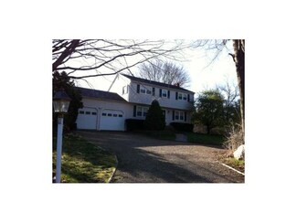19 Bow St, Jamestown, RI 02835