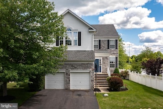 10 Jasper Dr, Columbus, NJ 08022