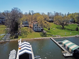 1453 Park Dr, Mound, MN 55364