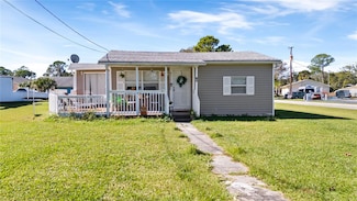 710 Spruce St, New Smyrna Beach, FL 32168