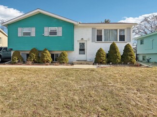 415 S Cherry Hill Ct, Addison, IL 60101