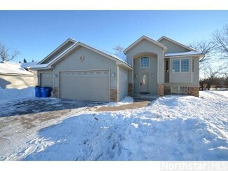 1202 Pond View Dr, Braham, MN 55006