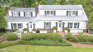 1107 E Elm St, La Follette, TN 37766