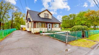 49 Gilbert Ave, Bloomfield, CT 06002