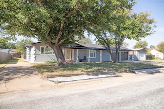 1103 Franklin Ave, Panhandle, TX 79068