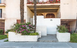 7625 Reseda Blvd Unit 101, Reseda, CA 91335