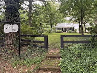 110 Hillwood Ln, Collierville, TN 38017