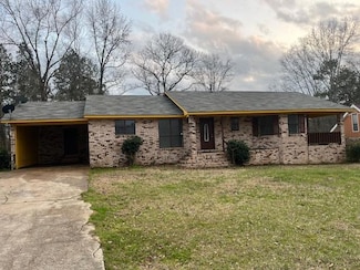 1002 Pershing St, McComb, MS 39648