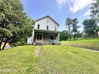32 Parsons Ave, Hoosick Falls, NY 12090