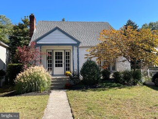 206 E Palmer Ave, Collingswood, NJ 08108