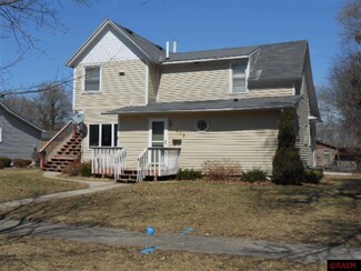 419 E 2nd St Unit 419-1/2 East Second, Blue Earth, MN 56013