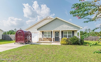 257 Rowland Dr, Richlands, NC 28574