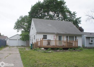 413 E Curve Dr, Webster City, IA 50595