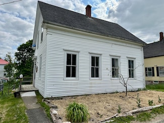 40 Shackford St, Eastport, ME 04631
