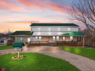 966 Oak Ridge Rd, Vanceburg, KY 41179