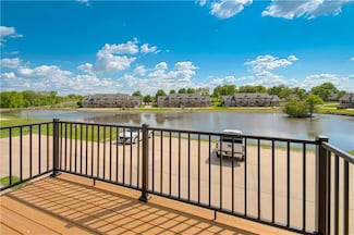 141 Stonebridge Ln, Smithville, MO 64089