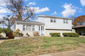 8907 Grantway Ct, Saint Louis, MO 63123