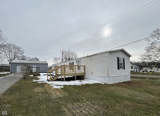 6725 N Robertson St, Freetown, IN 47235
