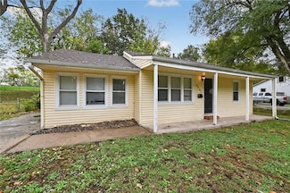 4501 Olive St, Kansas City, MO 64130