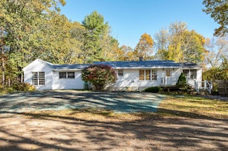 58 Foyes Ln, Kittery, ME 03905