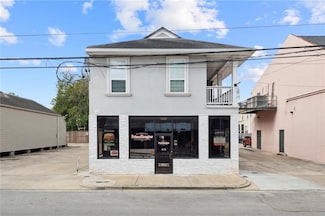 8228 Oak St, New Orleans, LA 70118