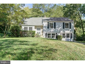 82 Powderhorn Dr, Phoenixville, PA 19460