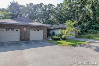 1356 7th St NW, Grand Rapids, MI 49504