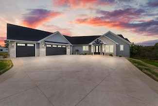 1385 Eastwind Ln, Fond Du Lac, WI 54937