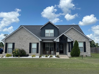 228 Delta Pointe Dr, Crawfordsville, AR 72327
