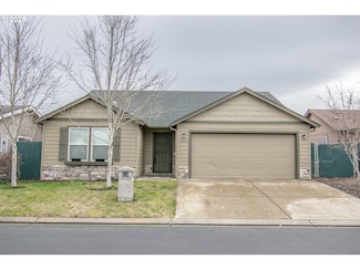 5246 Golden Eagle Dr, Eugene, OR 97402