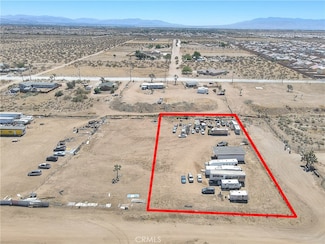11525 Cactus Rd, Phelan, CA 92371
