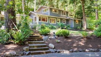 4657 Island Ave NE, Bainbridge Island, WA 98110