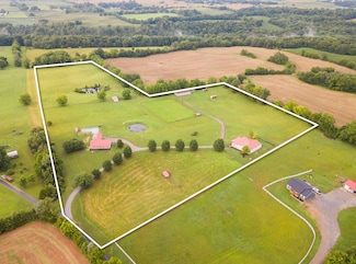 5421 Newberry Rd, Cedar Hill, TN 37032