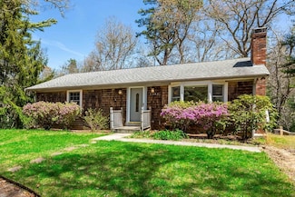 1092 Osterville West Barnstable Rd, Marstons Mills, MA 02648