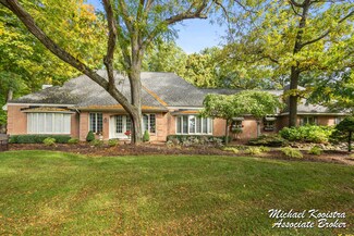 2520 Shadowbrook Dr SE, Grand Rapids, MI 49546