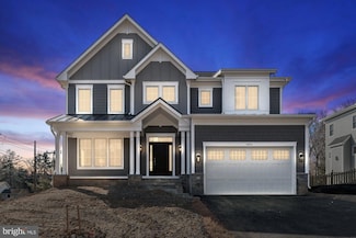 906 Frederick St SW, Vienna, VA 22180