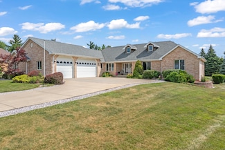 8905 Willow Ln, Saint John, IN 46373