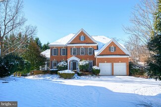 6697 Valley Brook Dr, Falls Church, VA 22044