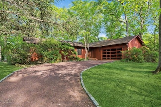 3 Haven Ct, Lake Grove, NY 11755