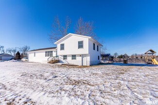 14005 140th Ave W, Taylor Ridge, IL 61284