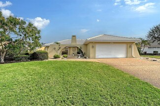518 Boxwood Ln, Englewood, FL 34223