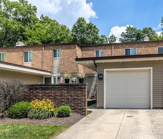 9301 Sussex Dr Unit 9301, Olmsted Falls, OH 44138