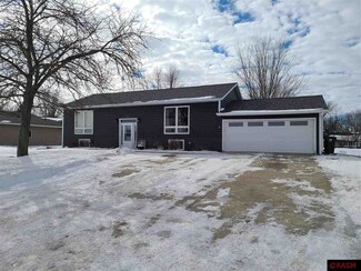 1565 1565 17th St, Windom, MN 56101