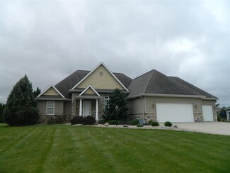 3075 E Prestwick Rd, Winona Lake, IN 46590