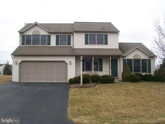 11 S Butterfly Dr, Myerstown, PA 17067
